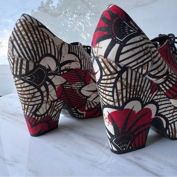 NWT Urban Outfitters Abstract Floral Motif Block Geo Heel | Women's 9 - Picture 8 of 15